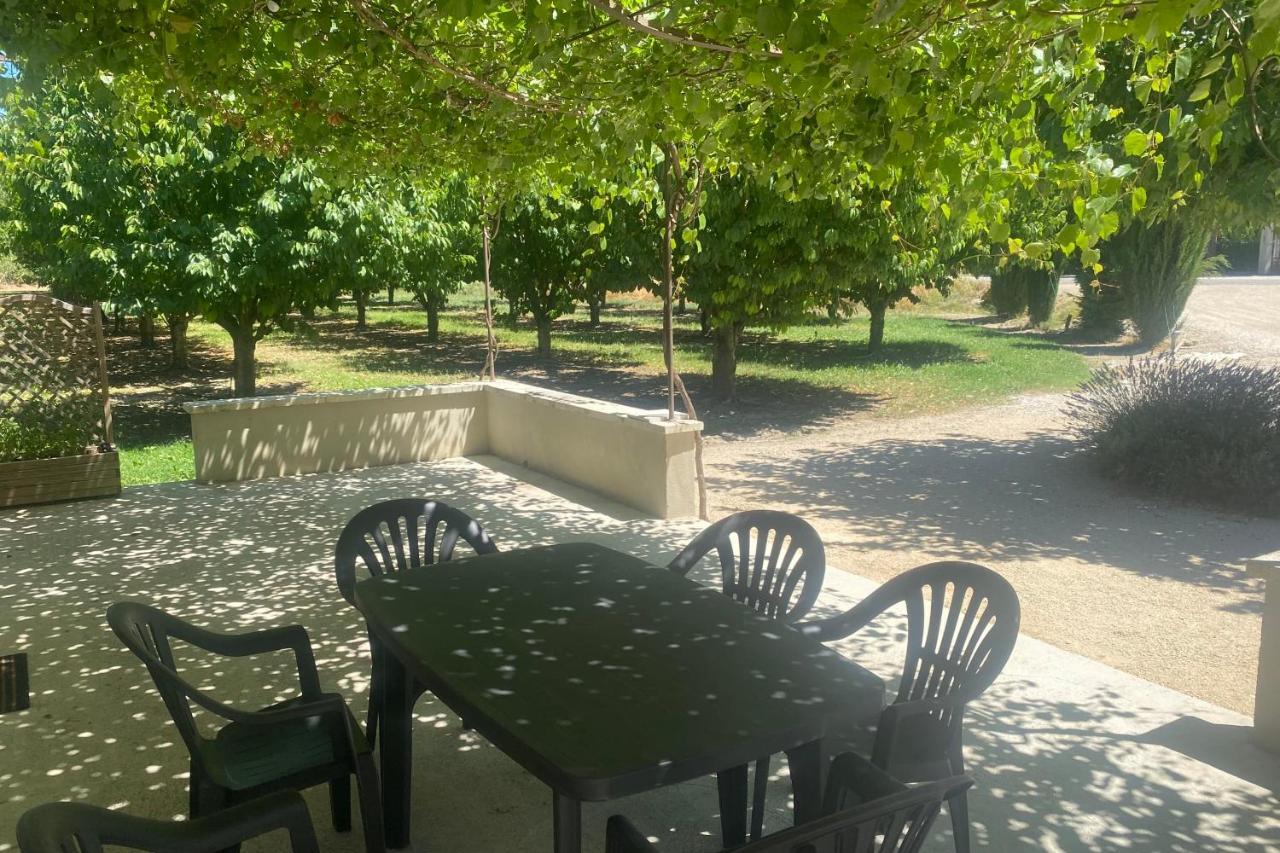 Le Ribbou Vila LʼIsle-sur-la-Sorgue Exterior foto